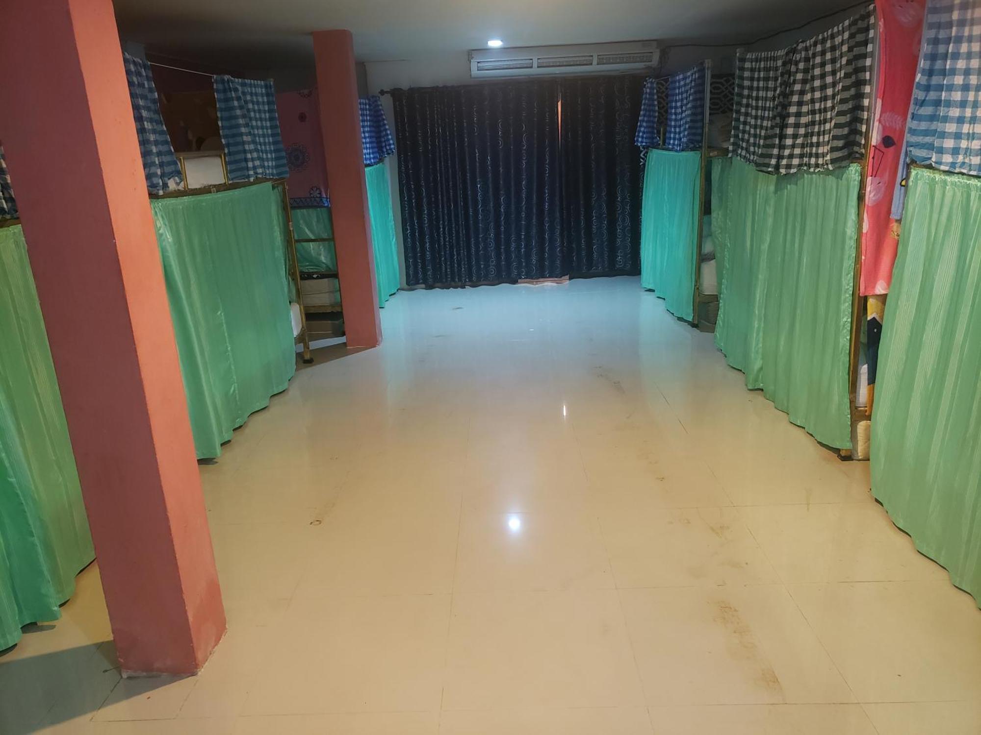 A Pousada Lucky Dorm Phi Phi Don Exterior foto