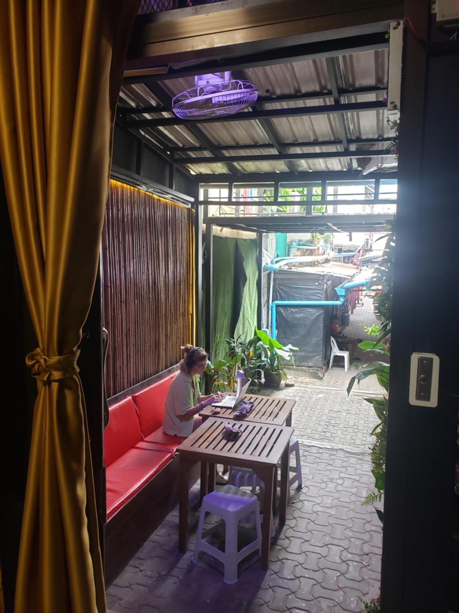 A Pousada Lucky Dorm Phi Phi Don Exterior foto
